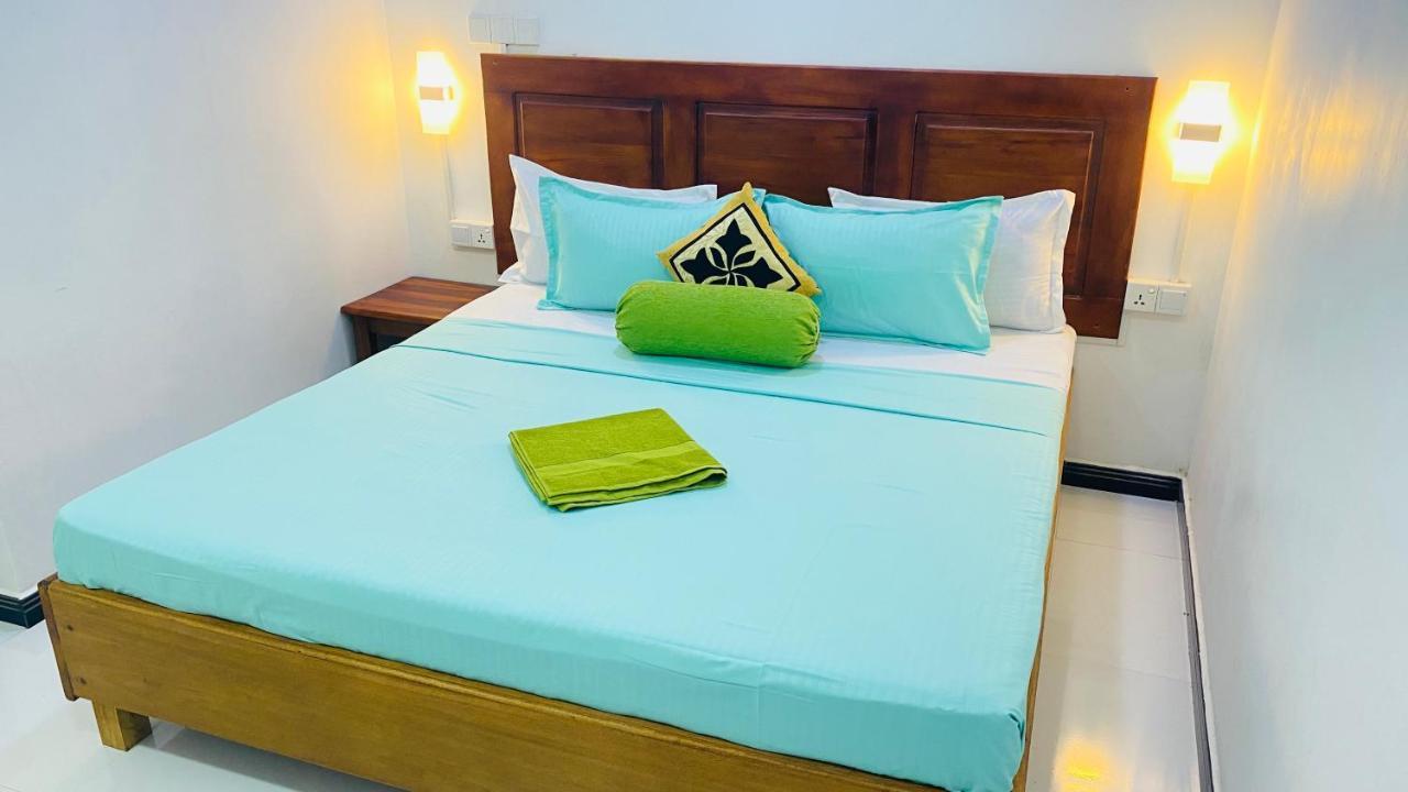 Lali Beach Villa Trincomalee Exterior foto